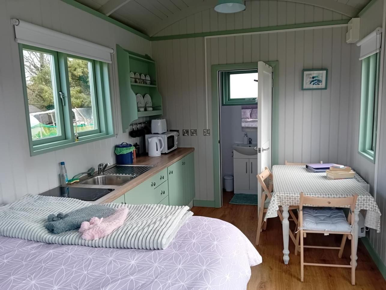 Campsite Market Street Shepherd's Hut Leitrim Dromahair